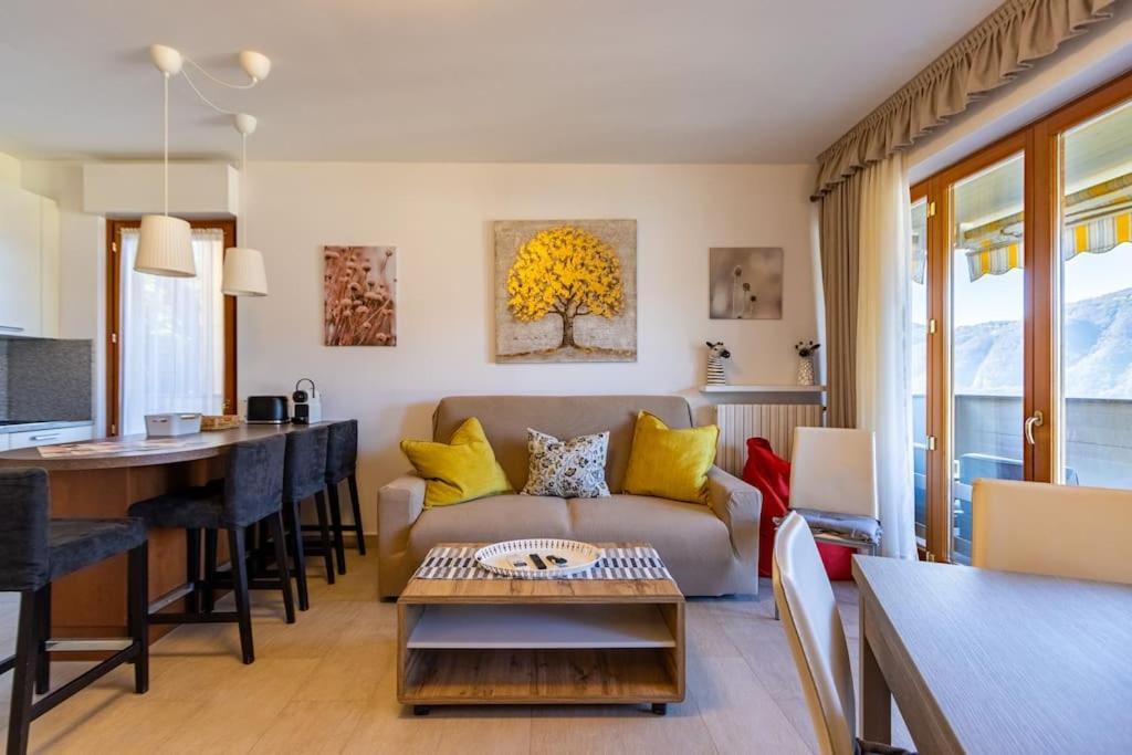 Wraparound Lake Views Bellavista Residence Campione dʼItalia Eksteriør billede